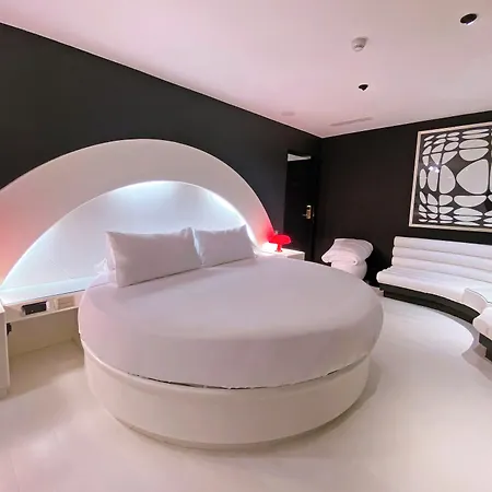 מלון La Franca Travellers (adults Only) 2*